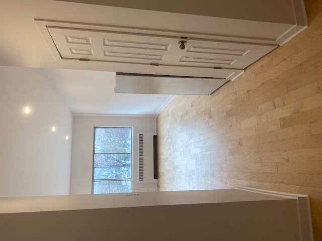 5497A Avenue Victoria - 102